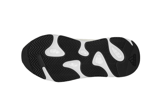 yeezy-700-mnvn-laceless-analog-sneakee-store