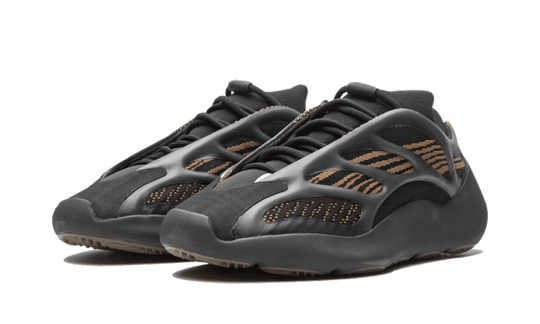 yeezy-700-v3-clay-brown-sneakee-store