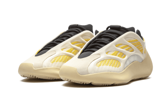 yeezy-700-v3-safflower-sneakee-store
