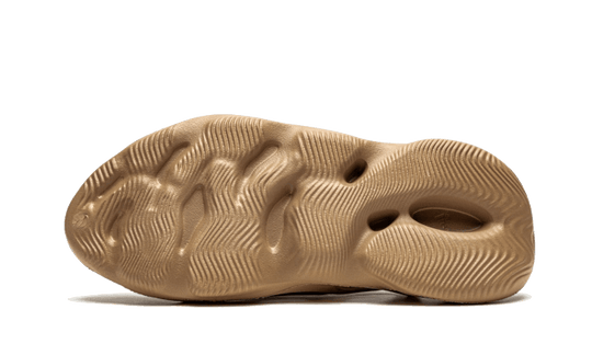 yeezy-foam-rnnr-ochre-sneakee-store
