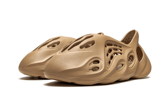 yeezy-foam-rnnr-ochre-sneakee-store