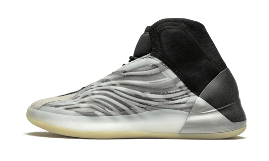 yeezy-qntm-bsktbl-sneakee-store