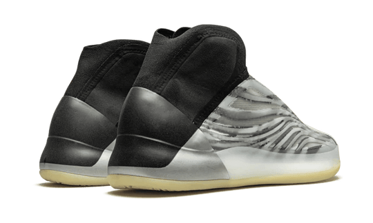 yeezy-qntm-bsktbl-sneakee-store