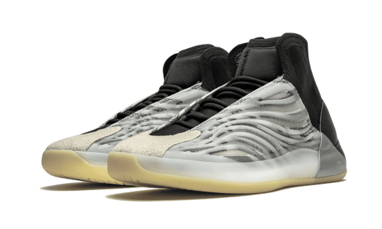 yeezy-qntm-bsktbl-sneakee-store
