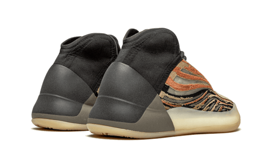 yeezy-qntm-flash-orange-sneakee-store