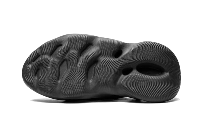 yeezy-foam-rnnr-onyx-sneakee-store