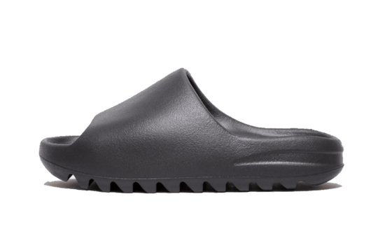 yeezy-slide-onyx-sneakee-store