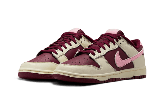 dunk-low-retro-prm-valentines-day-2023-sneakee-store