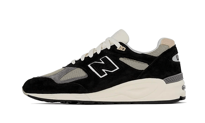 990-v2-made-in-usa-black-sneakee-store