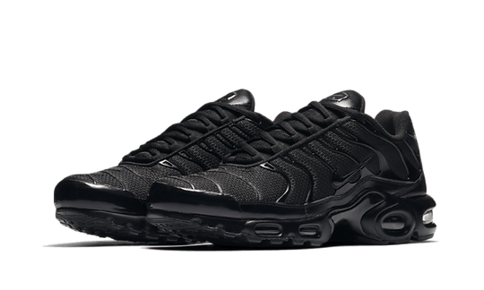 air-max-plus-triple-black-sneakee-store