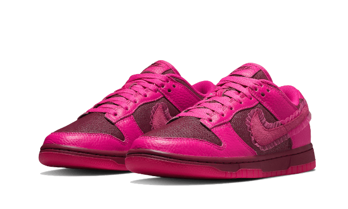 dunk-low-valentines-day-2022-sneakee-store