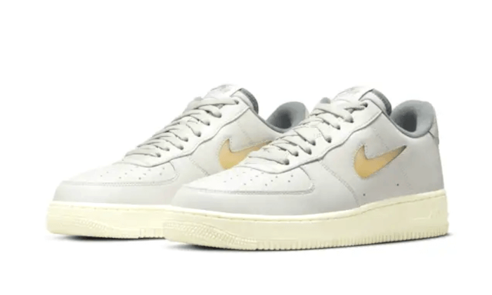 air-force-1-low-light-bone-and-coconut-milk-sneakee-store