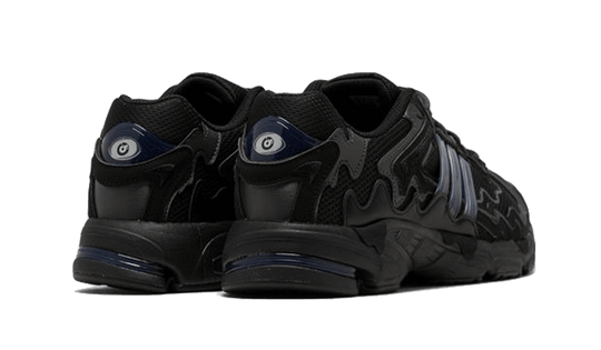 response-cl-bad-bunny-black-blue-sneakee-store