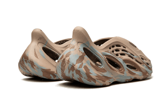 yeezy-foam-rnnr-mx-sand-grey-sneakee-store