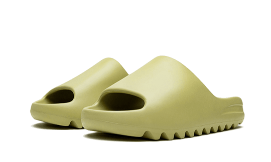 yeezy-slide-resin-first-release-sneakee-store