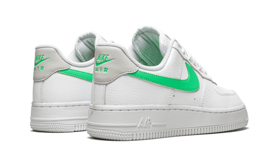 air-force-1-low-07-green-glow-sneakee-store