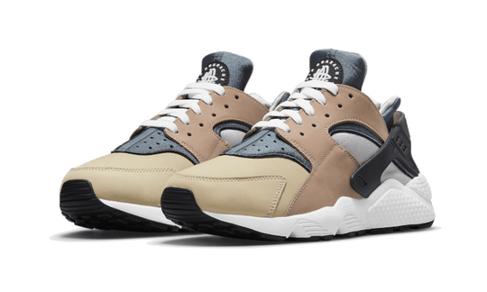 air-huarache-escape-2021-sneakee-store