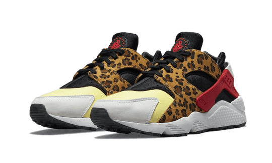 air-huarache-snkrs-day-sneakee-store