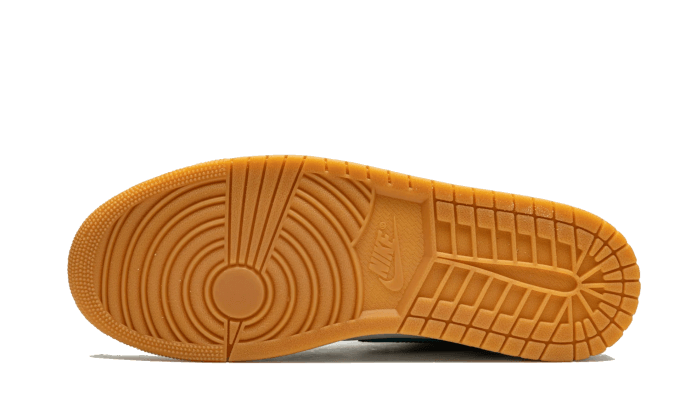 air-jordan-1-low-se-barcelona-print-sneakee-store