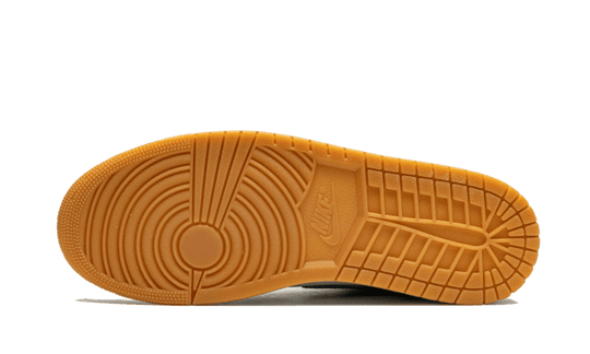 air-jordan-1-low-se-barcelona-print-sneakee-store