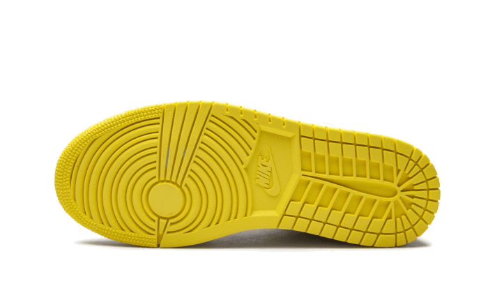 air-jordan-1-mid-se-voltage-yellow-sneakee-store