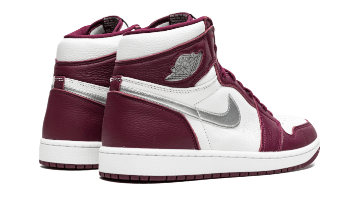air-jordan-1-retro-high-og-bordeaux-sneakee-store