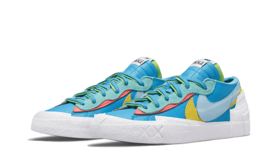 blazer-low-sacai-kaws-blue-sneakee-store