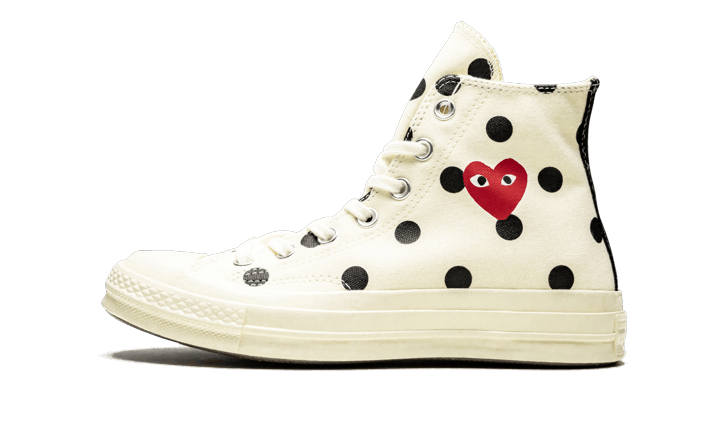 chuck-taylor-all-star-70s-hi-comme-des-garons-play-polka-dot-white-sneakee-store