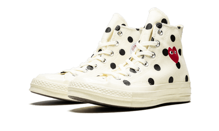 chuck-taylor-all-star-70s-hi-comme-des-garons-play-polka-dot-white-sneakee-store