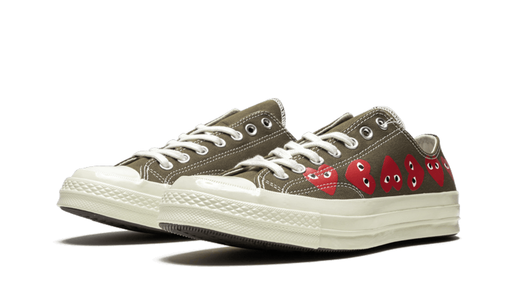 chuck-taylor-all-star-70s-ox-comme-des-garons-play-multi-heart-green-sneakee-store