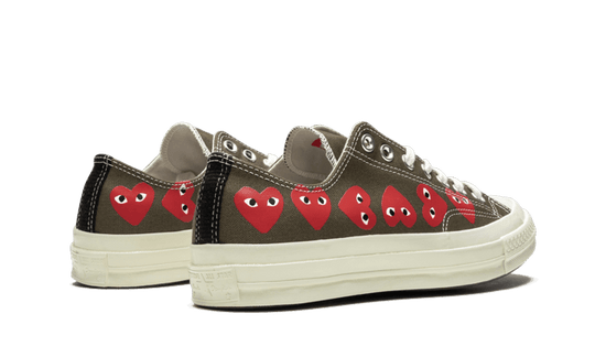 chuck-taylor-all-star-70s-ox-comme-des-garons-play-multi-heart-green-sneakee-store