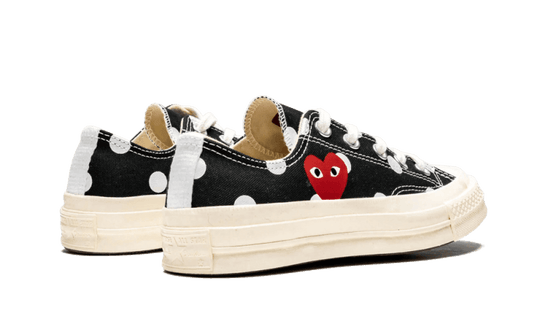 chuck-taylor-all-star-70s-ox-comme-des-garons-play-polka-dot-black-sneakee-store