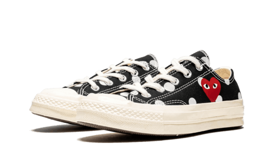 chuck-taylor-all-star-70s-ox-comme-des-garons-play-polka-dot-black-sneakee-store