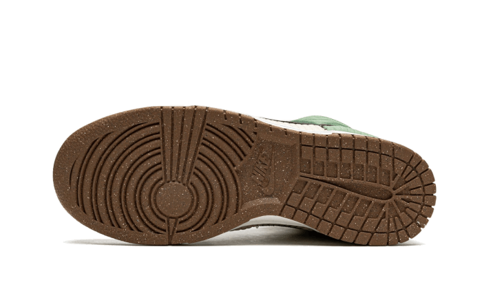 dunk-high-next-nature-summit-white-sneakee-store