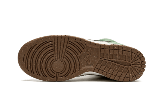 dunk-high-next-nature-summit-white-sneakee-store