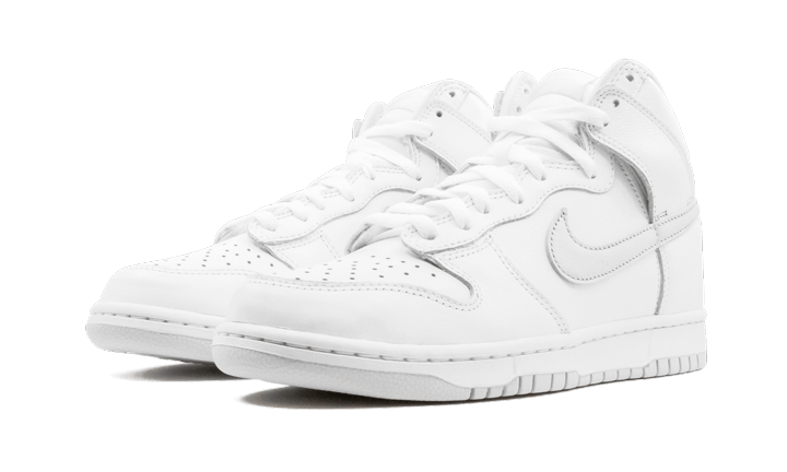 dunk-high-pure-platinum-sneakee-store