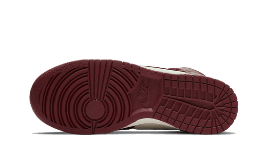 dunk-high-sail-team-red-sneakee-store