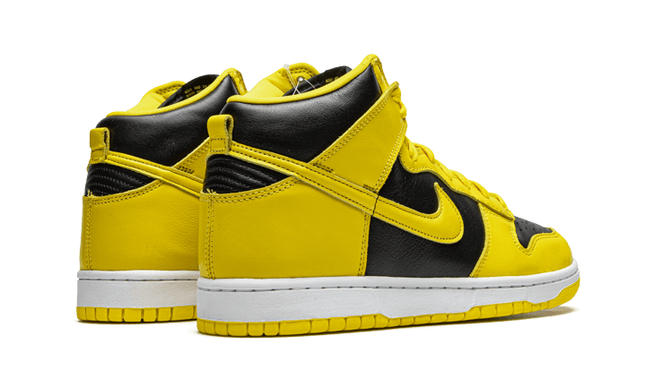 dunk-high-varsity-maize-sneakee-store