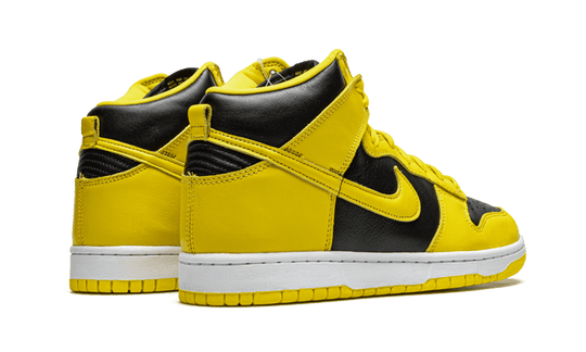 dunk-high-varsity-maize-sneakee-store