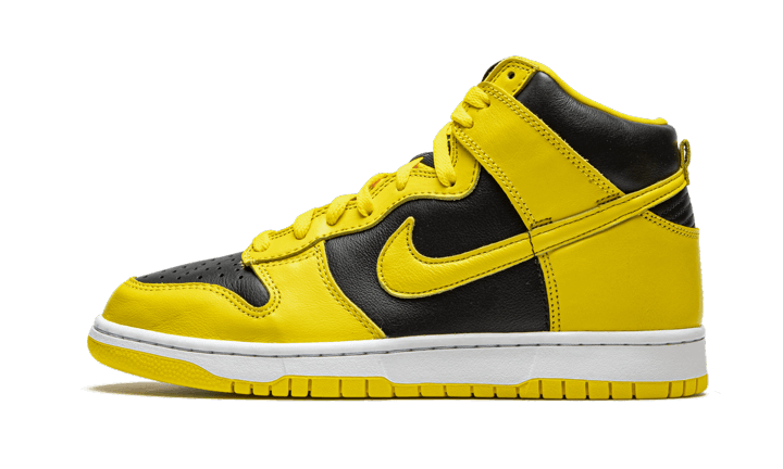 dunk-high-varsity-maize-sneakee-store