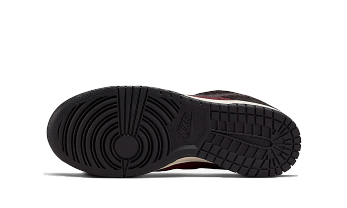 dunk-low-se-fleece-burgundy-crush-sneakee-store