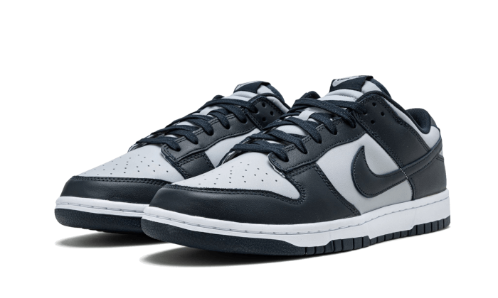 dunk-low-georgetown-sneakee-store