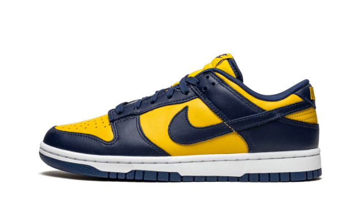 dunk-low-michigan-sneakee-store