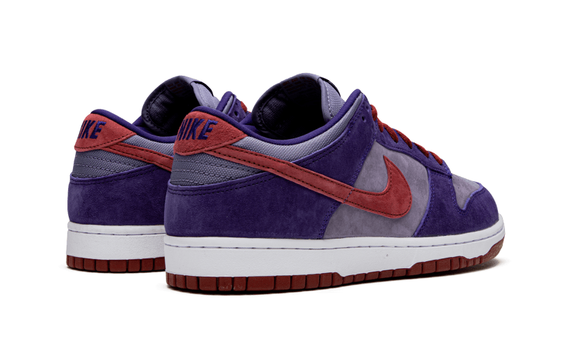 dunk-low-plum-runstock