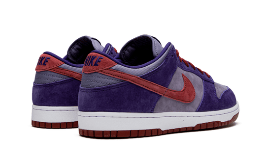 dunk-low-plum-runstock