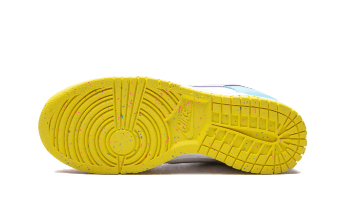 dunk-low-se-easter-sneakee-store