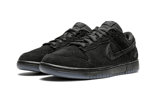 dunk-low-sp-undefeated-5-on-it-black-sneakee-store