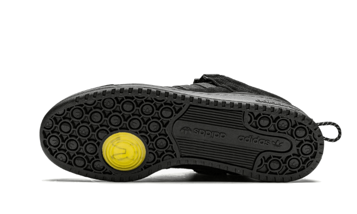 forum-low-bad-bunny-back-to-school-sneakee-store