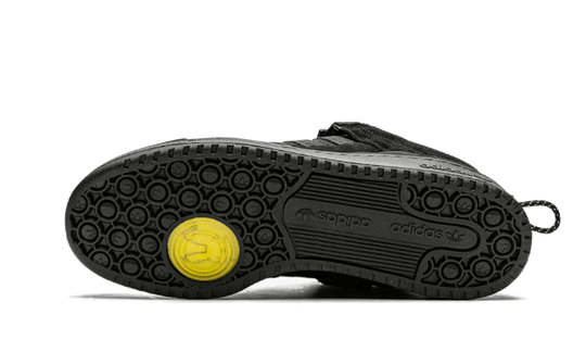 forum-low-bad-bunny-back-to-school-sneakee-store