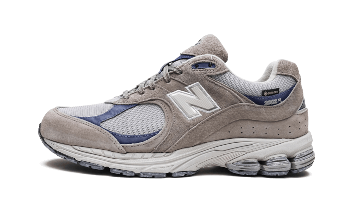 2002r-gore-tex-light-grey-sneakee-store